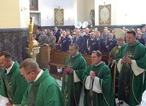 Eucharystii przewodniczył biskup polowy Wojska Polskiego.