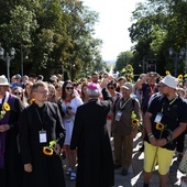 Utrudzonych pątników witał bp Krzysztof Nitkiewicz.