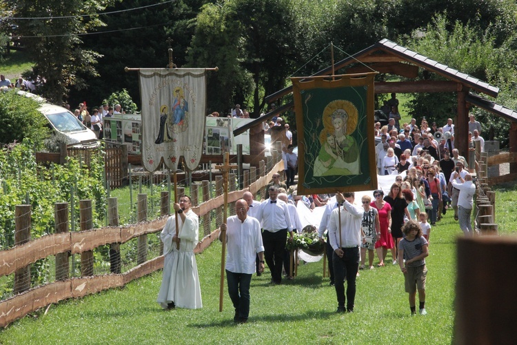 Trzymać się płaszcza Matki to najpewniejsza droga do nieba