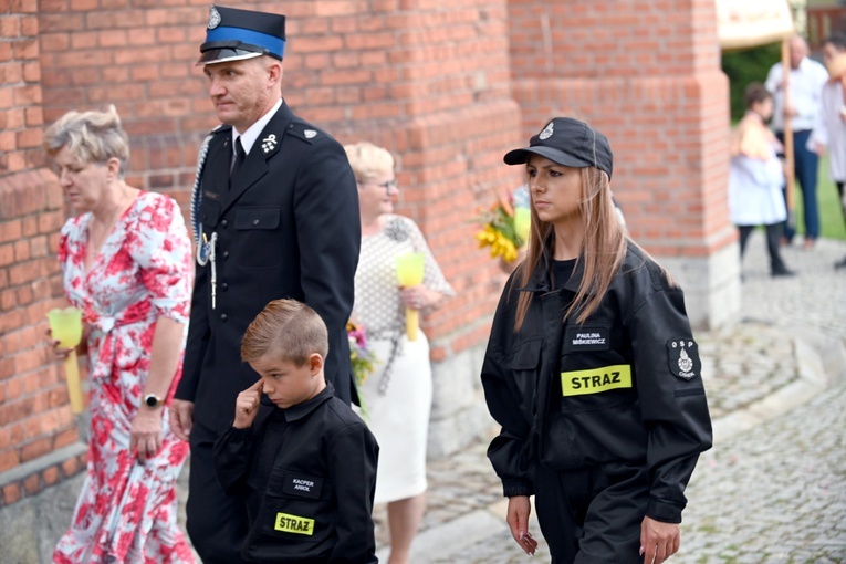 Wprowadzenie relikwii św. Floriana do kościoła w Osieku