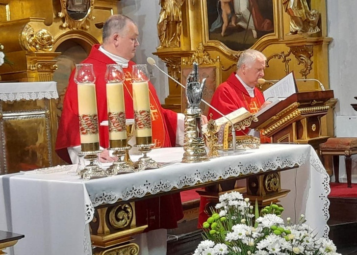 Wprowadzenie relikwii św. Floriana do kościoła w Osieku