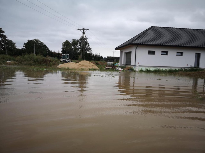 Dwa powiaty na terenie diecezji walczą z podtopieniami 