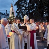 	Uroczystość odbyła się podczas nabożeństwa fatimskiego.