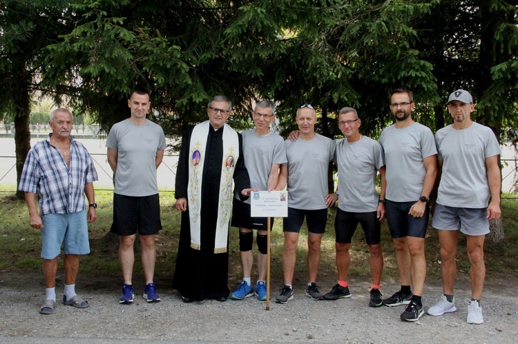 Biegiem dogonili tarnowskich pielgrzymów w jeden dzień