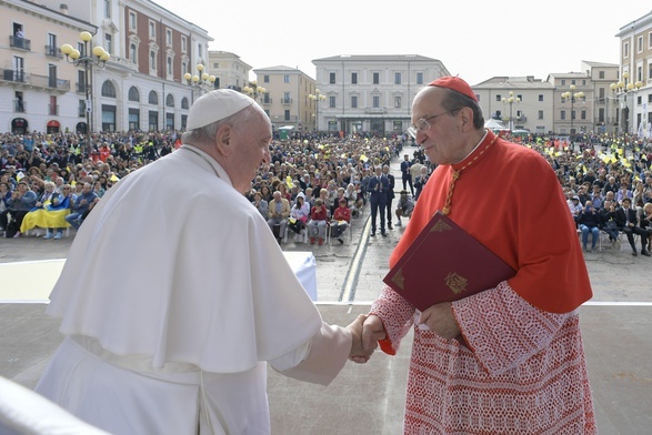 Papież Franciszek z wizytą w L'Aquili