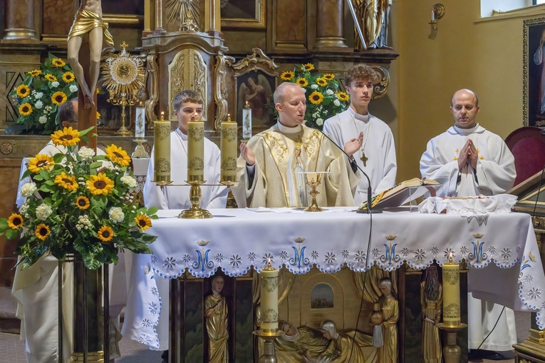 Odpust w kościele Narodzenia NMP w Kudowie-Zdroju Słonem