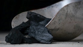 Minister Moskwa: zalecamy, żeby wstrzymać się z dużymi zakupami węgla