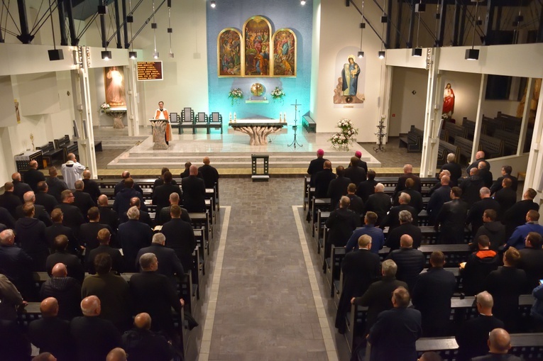 Formacyjny wieczór kapłanów w Matemblewie