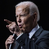 Biden ostrzega Putina przed użyciem broni masowego rażenia