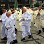 Abp Mieczysław Mokrzycki na jubileuszu parafii oblatów w Kędzierzynie-Koźlu