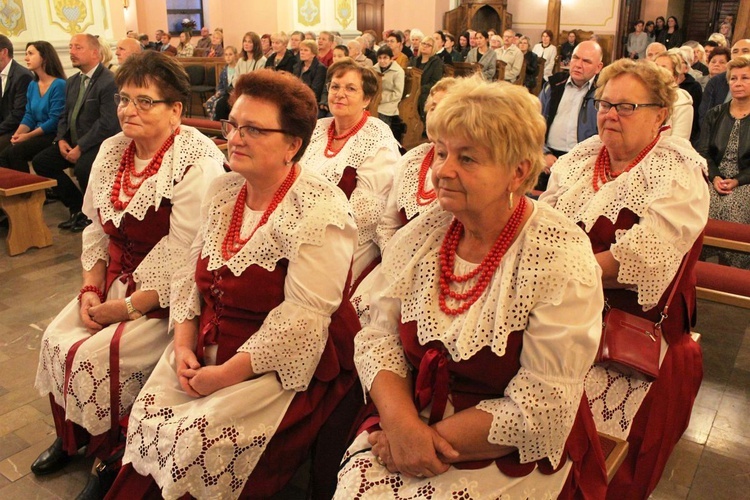 Członkinie KGW w Bulowicach podczas jubileuszowej uroczystości.