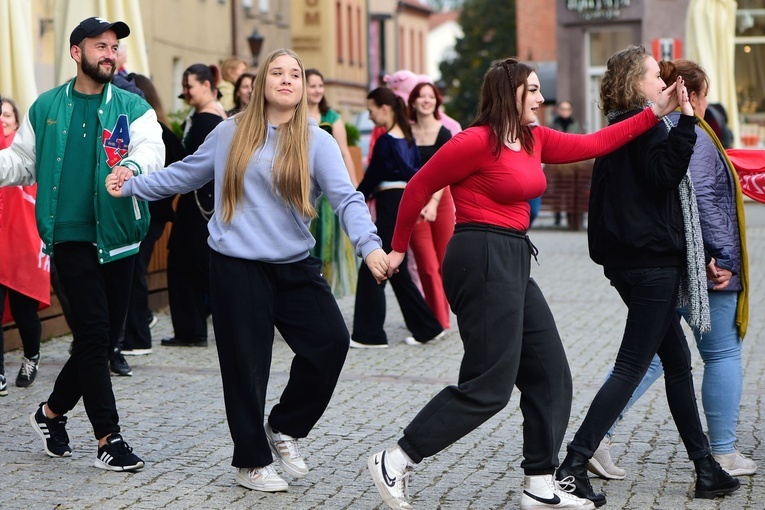 Olsztyn. Studniówka Szlachetnej Paczki