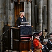 Premier Liz Truss czyta Ewangelię wg św. Jana podczas liturgii pogrzebowej Elżbiety II.