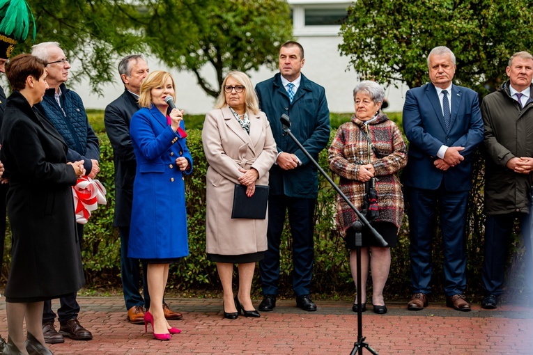 Odsłonięcie tablicy przed Elektrownią Połaniec