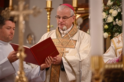 Wałbrzych. Koronacja obrazu Matki Bożej Białokamieńskiej