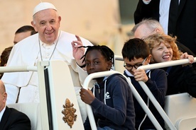 Papież: Nie róbmy z synodu parlamentu, módlmy się i słuchajmy