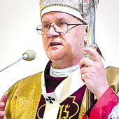 ▲	Uroczystościom przewodniczył abp Józef Górzyński.