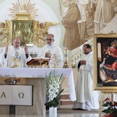 Msza św. dla uczestników pompejańskiego dnia skupienia, koncelebrowana pod przewodnictwem misjonarza ks. Konrada Caputy.
