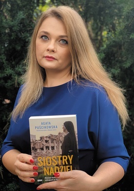 Autorką książki  jest Agata Puścikowska.