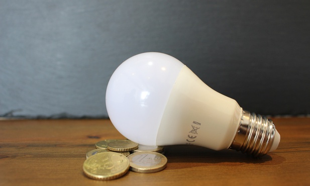 Śląskie. Ceny energii elektrycznej wzrosły o 1/5. Jak oszczędzamy prąd? 