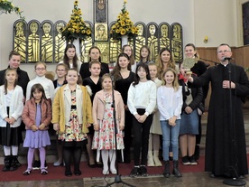 W ostatnią niedzielę w parafii wystąpili laureaci konkursu piosenki religijnej.