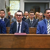 	Klerycy, którzy wchodzą na drogę formacji seminaryjnej.