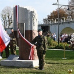 Strzegom. Odsłonięcie pomnika ofiar katastrofy smoleńskiej