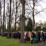 Nabożeństwo na cmentarzu Centralnym