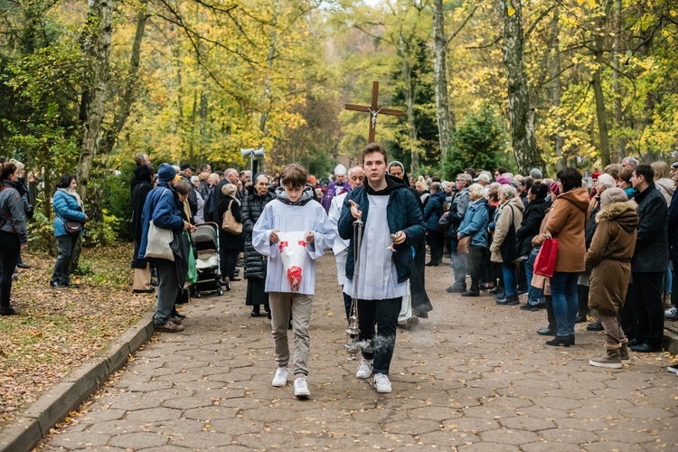 Modlitwa na cmentarzu Srebrzysko 2022