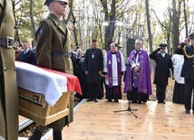 Uroczysty pogrzeb bohaterów na Westerplatte