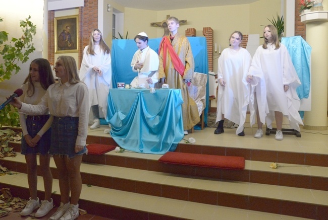 Spektakl radomskich licealistów o św. Janie Pawle II