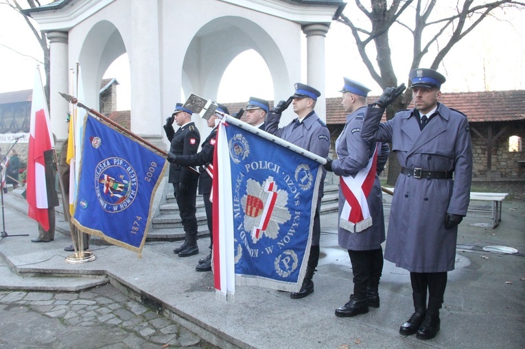 Nowy Sącz. Odsłonięcie tablicy upamiętniającej ks. ppłk. Andrzeja Niwę