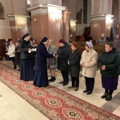 Moment włączenia nowych członków do Rodziny bł. Edmunda Bojanowskiego.