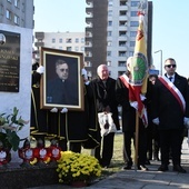 Obelisk i tablica ks. Golędzinowskiego