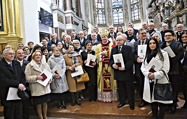 Wyróżnieni z bp. Jeżem.