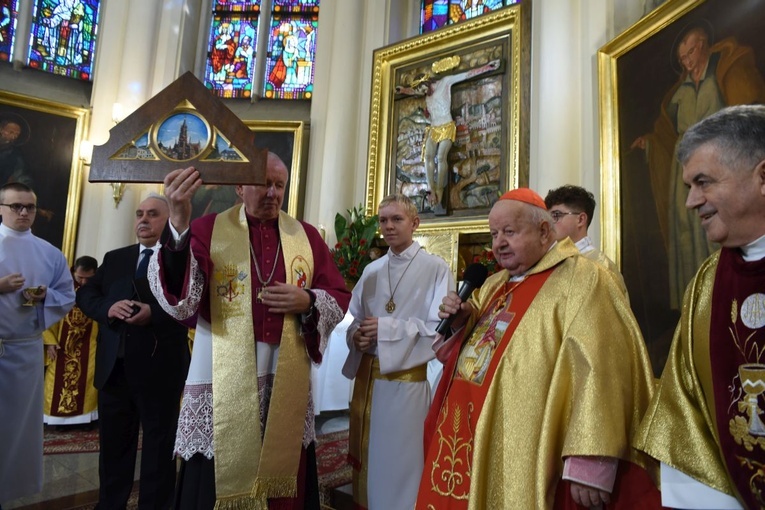 Kardynał po raz pierwszy odwiedził Grybów.