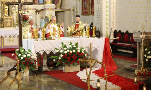 Msza św. w intencji ojczyzny w sanktuarium MB Kazimierzowskiej w Rajczy.