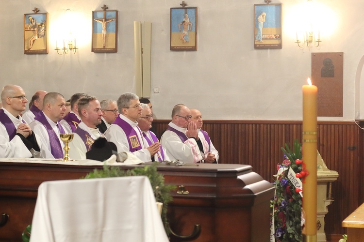 Ostatnie pożegnanie śp. ks. Piotra Suski