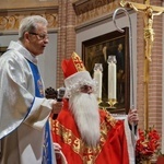 Święty biskup z prezentami w diecezji świdnickiej