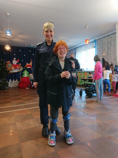 Policjanci z powiatu ząbkowickiego zorganizowali zbiórkę darów dla dzieci