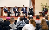 Świdnica. Konferencja "Fake newsem w katolika"