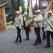 	Procesja do kościoła.