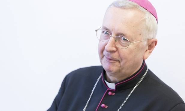 Przewodniczący Episkopatu Polski złożył życzenia Papieżowi z okazji urodzin