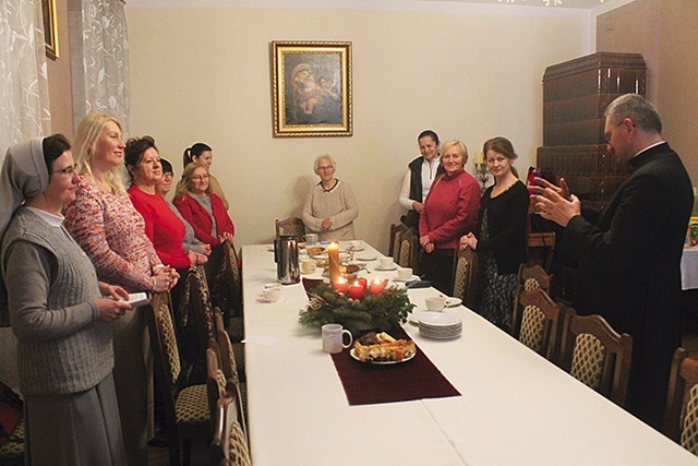 ▲	Comiesięczne spotkania odbywają się w parafii pw. św. Michała Archanioła w Koskowicach.