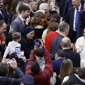 Papież do Kurii: niech wdzięczność, nawrócenie i pokój będą darem tych Świąt