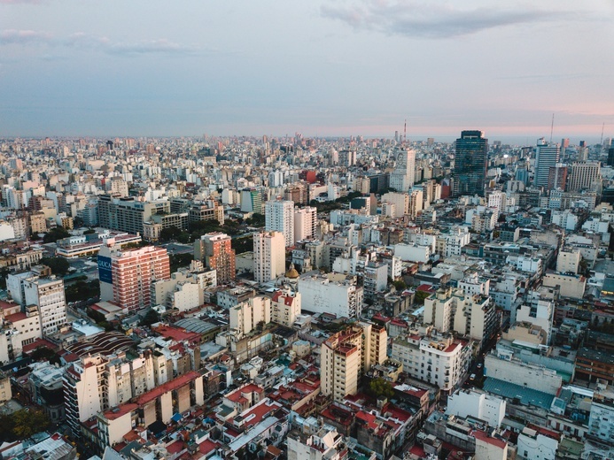 Argentyna kończy rok ze 100-procentową inflacją - co trzecia rodzina "poniżej granicy ubóstwa"