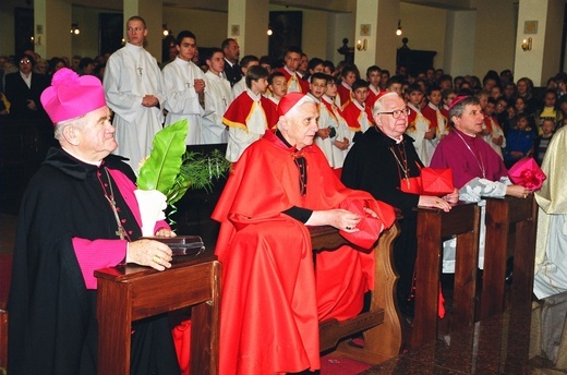 Kard. Joseph Ratzinger w 2000 r. w Oleśnicy