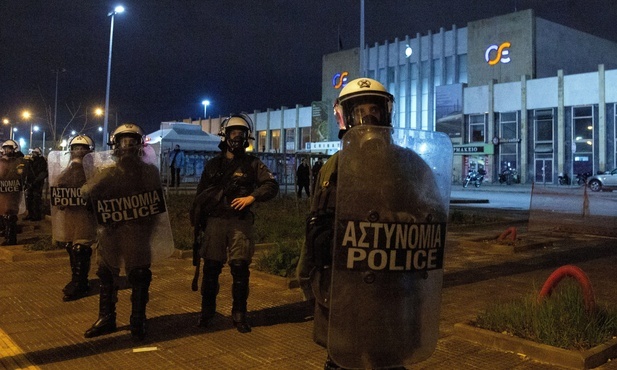Gwałtowne starcia policji z demonstrantami w Atenach
