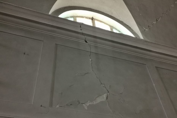 Włochy: Zamknięte kościoły po trzęsieniu ziemi