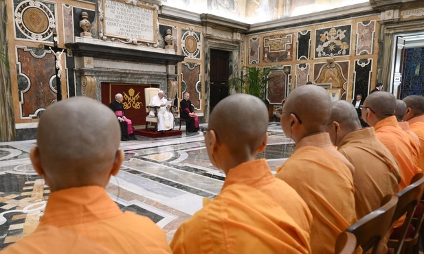 Papież do buddystów: religie pozostają w ścisłym związku z edukacją